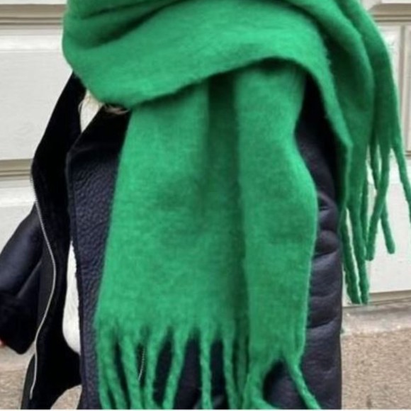 Meet your Posher, Rebecca - Picture 1 of 1